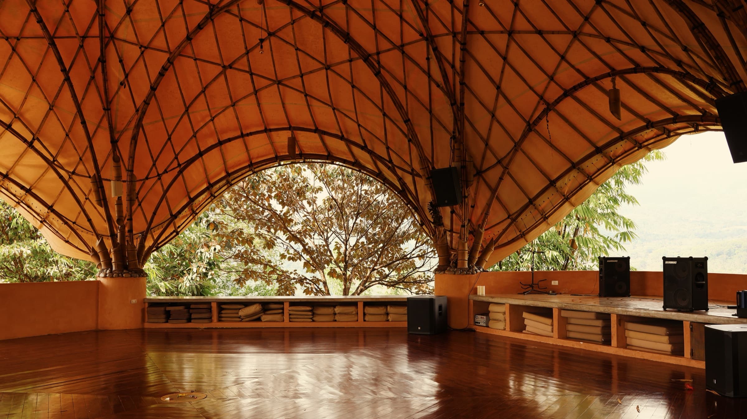 Glamping nest on the Holos ridge